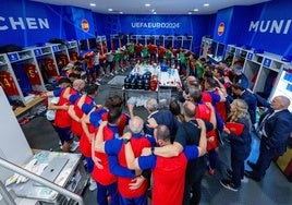 El equipo de la selección española antes de la semifinal ante Francia.