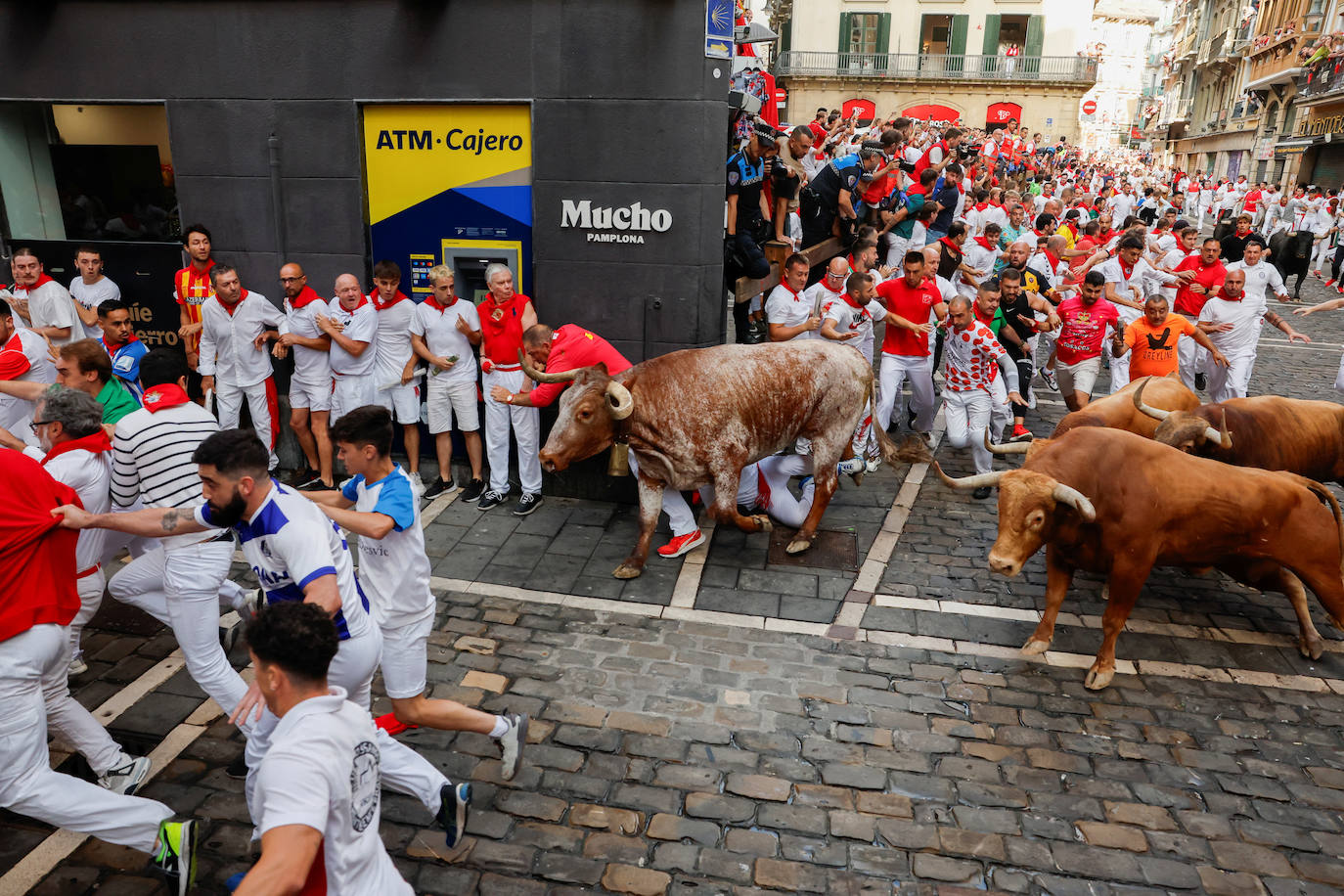 Las mejores imágenes del quinto encierro de San Fermín