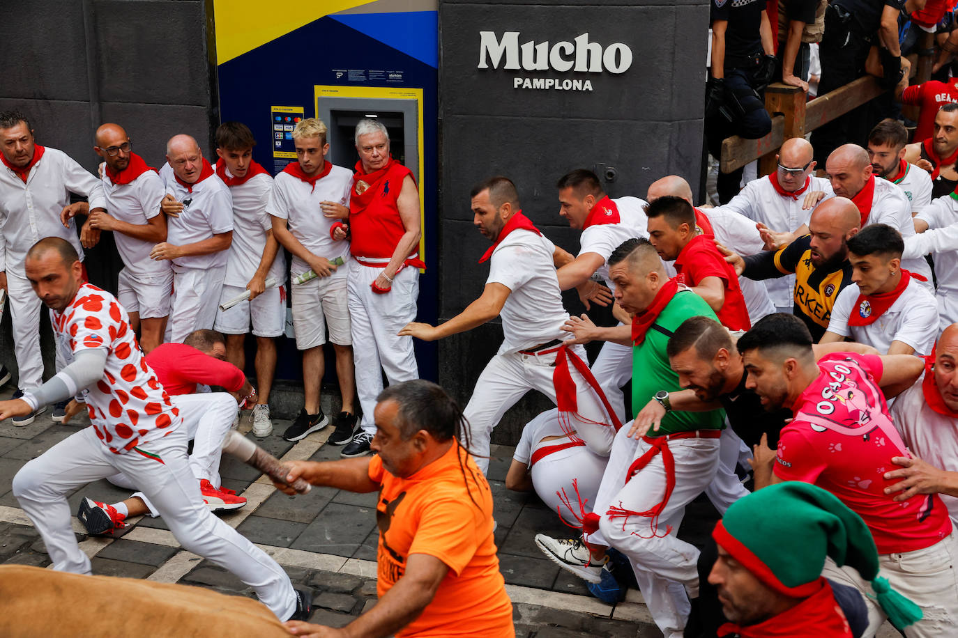 Las mejores imágenes del quinto encierro de San Fermín