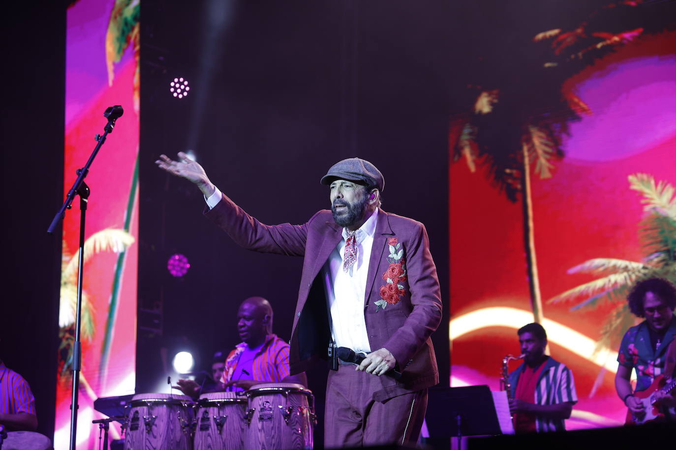 Juan Luis Guerra pone a Valencia a bailar bachata