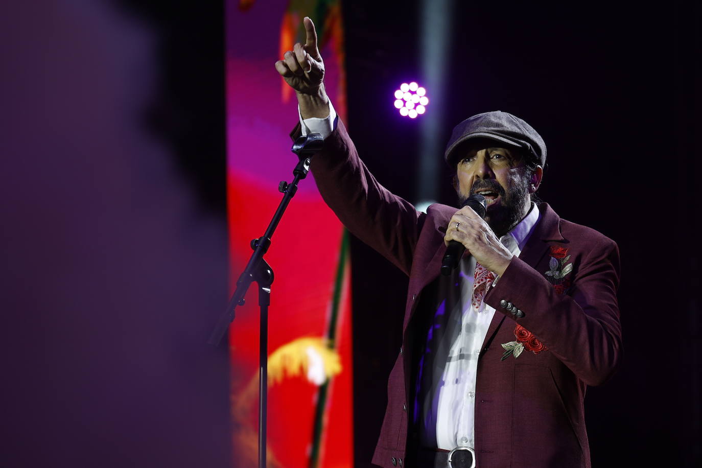 Juan Luis Guerra pone a Valencia a bailar bachata