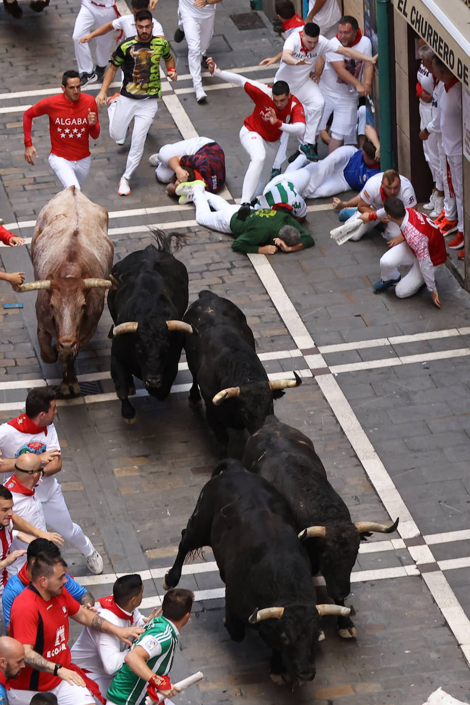 Las mejores imágenes del sexto encierro de San Fermín 2024