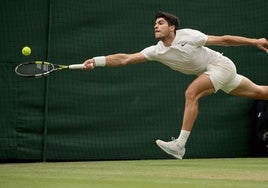 Alcaraz, sobre la pista uno de Wimbledon.