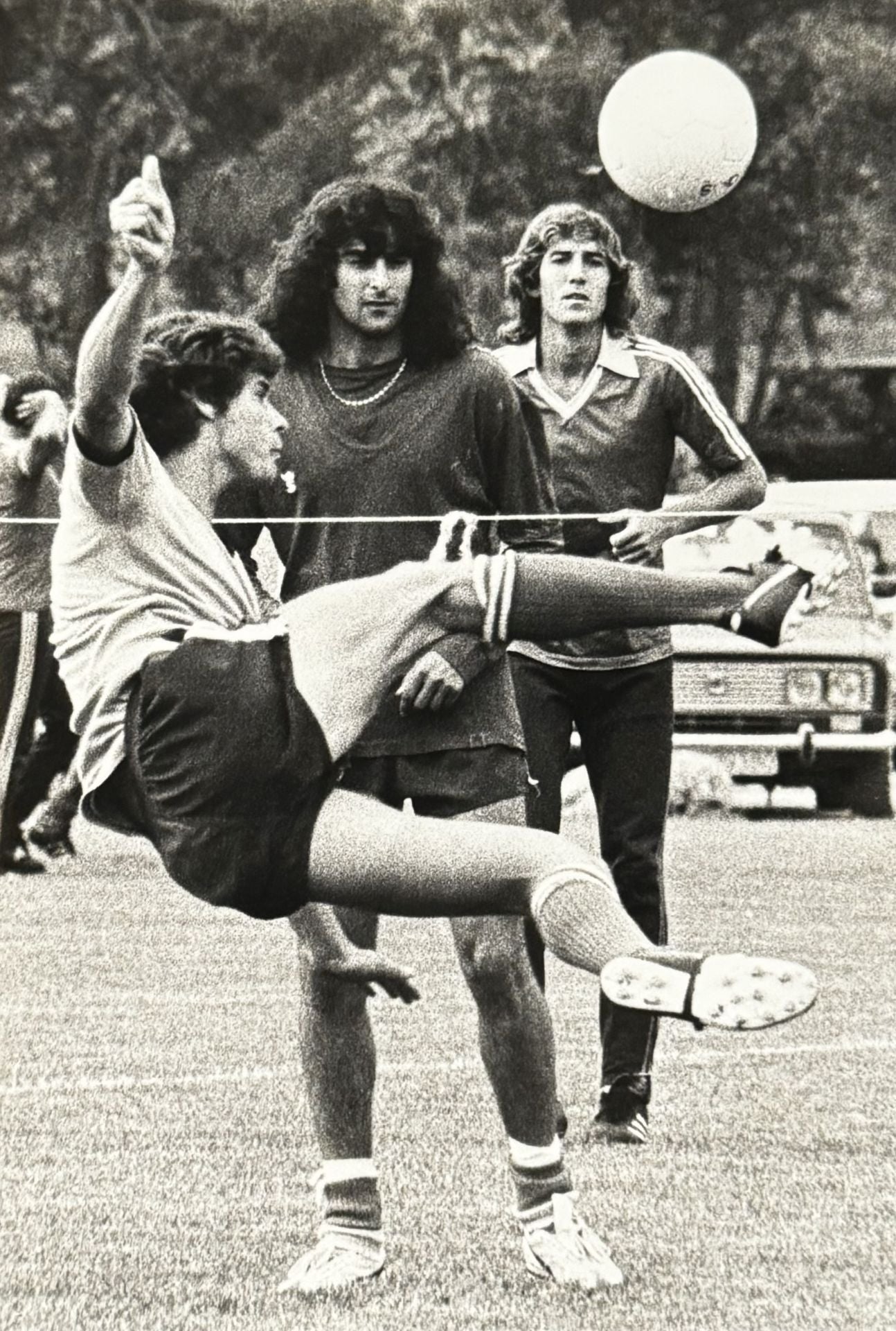 Kempes entrenando.