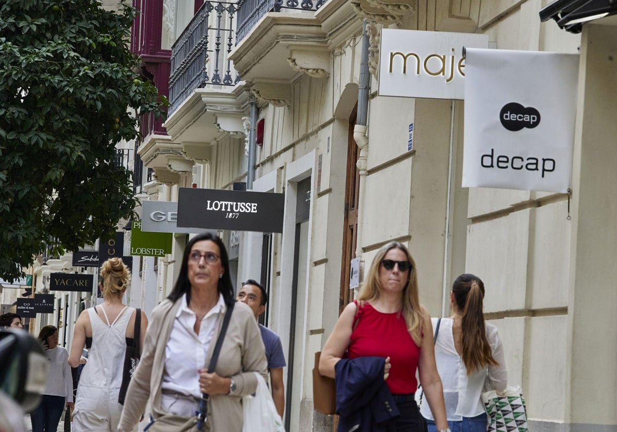 Compromís critica el «abandono» de Catalá al pequeño comercio y propone una oficina para mejorar su competitividad
