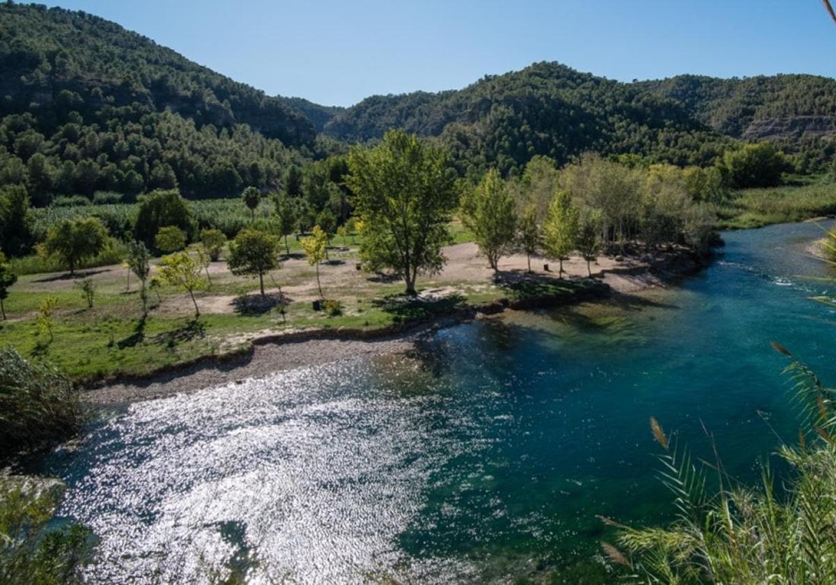 Río Júcar a su paso por Sumacárcer.