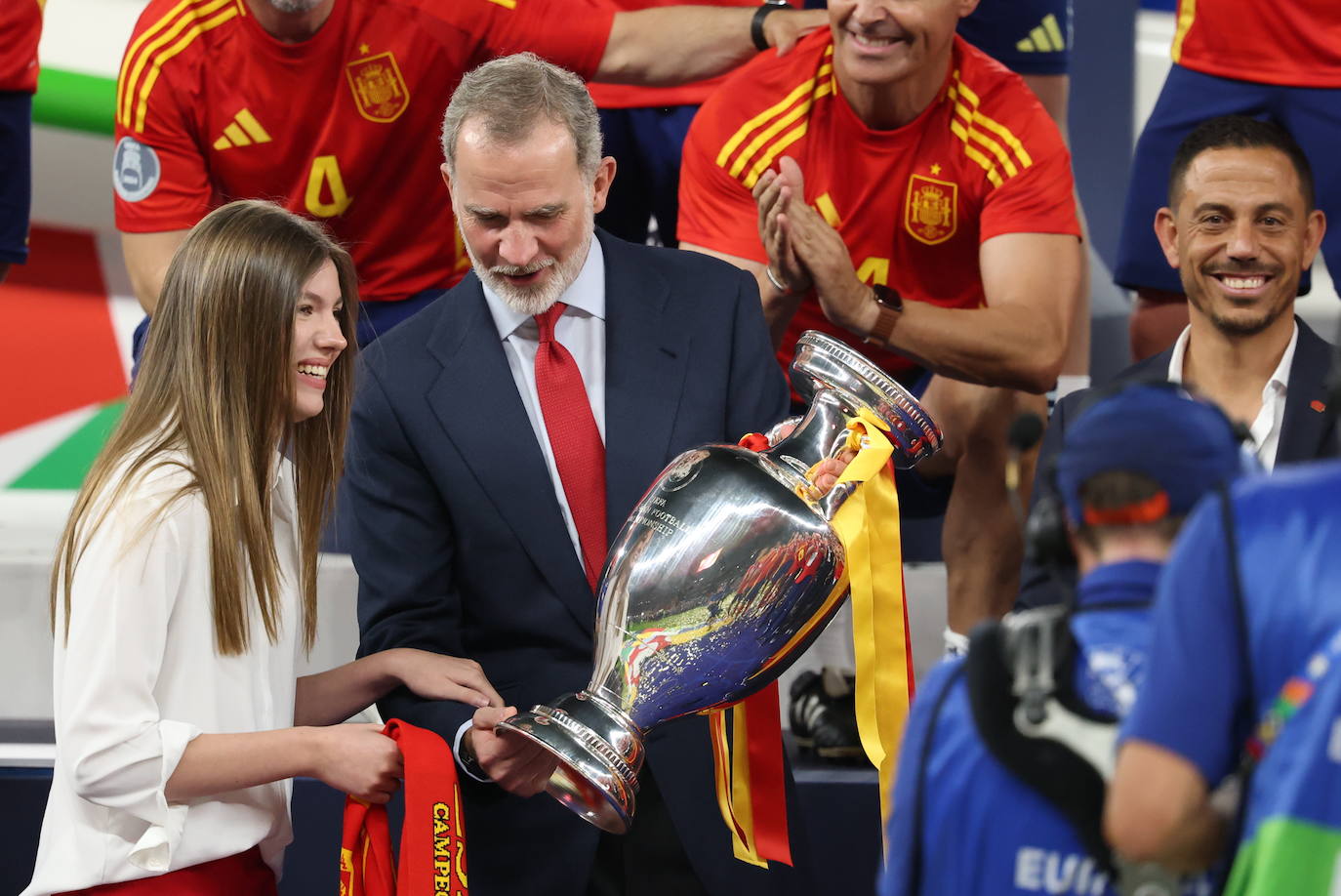 La infanta Sofía, todo al rojo para disfrutar de la victoria de España en la Eurocopa