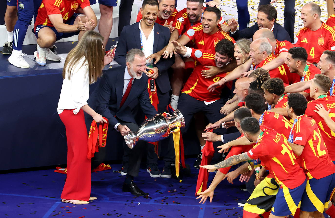 La infanta Sofía, todo al rojo para disfrutar de la victoria de España en la Eurocopa