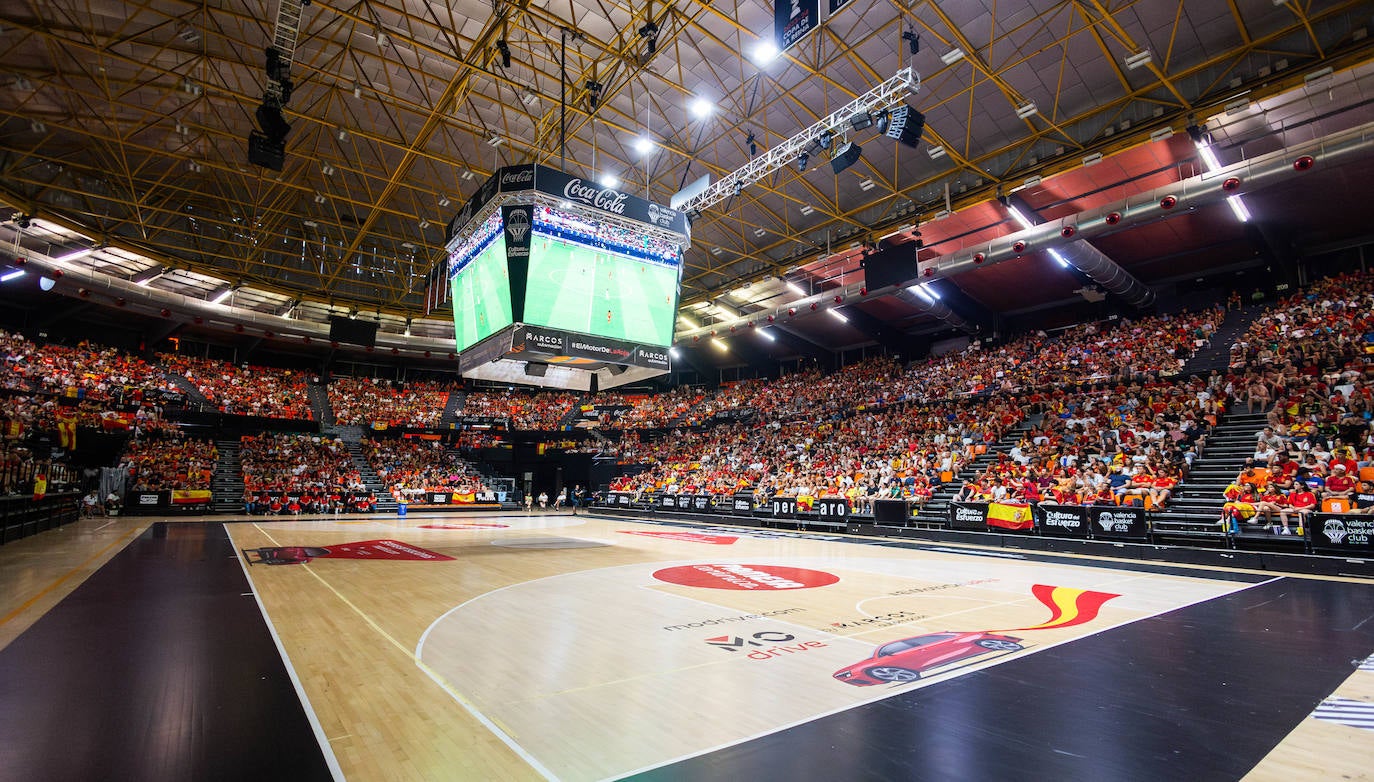 La Fonteta vibra con la final de España en la Eurocopa