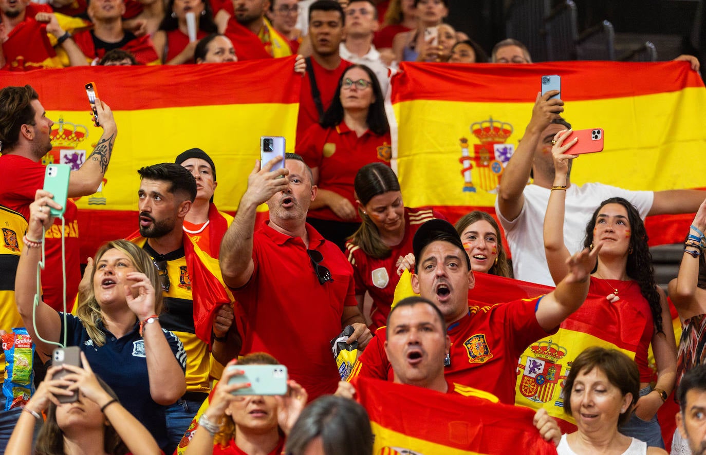 La Fonteta vibra con la final de España en la Eurocopa