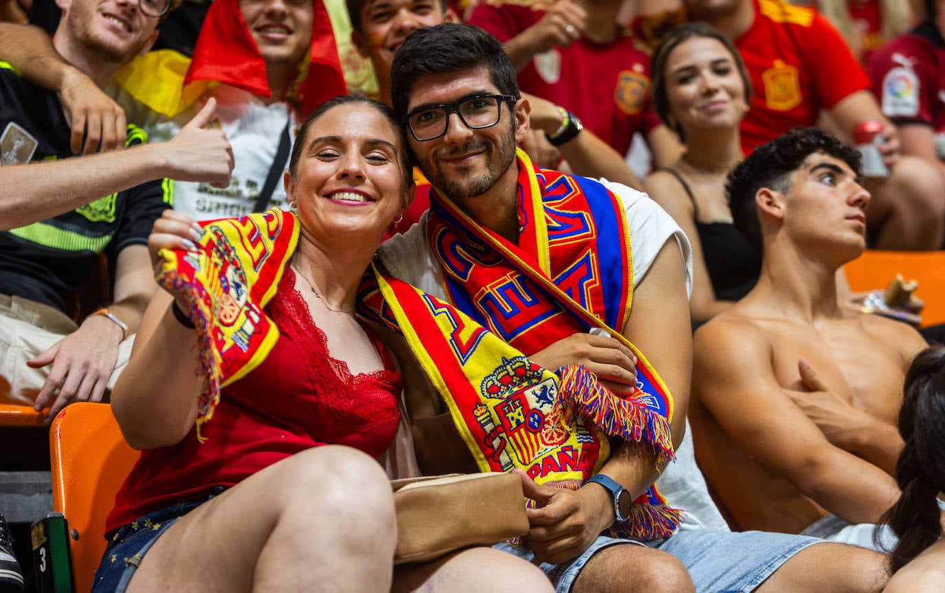 La Fonteta vibra con la final de España en la Eurocopa