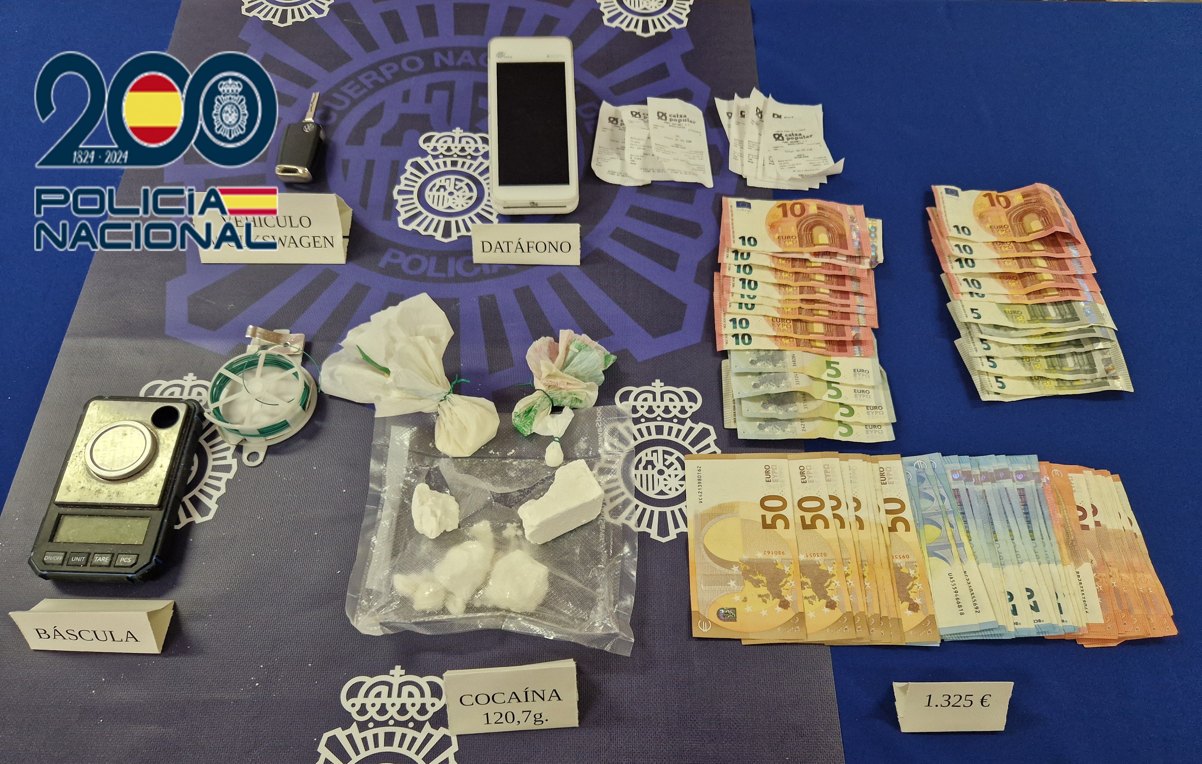 Dinero y droga incautada en l'Alqueria de la Comtessa.