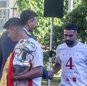 La reacción del Gobierno al frío saludo de Carvajal a Pedro Sánchez