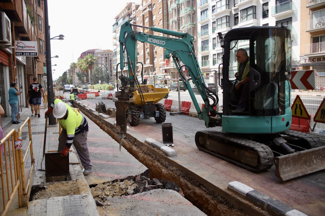 Obras en la avenida Cardenal Benlloch de Valencia