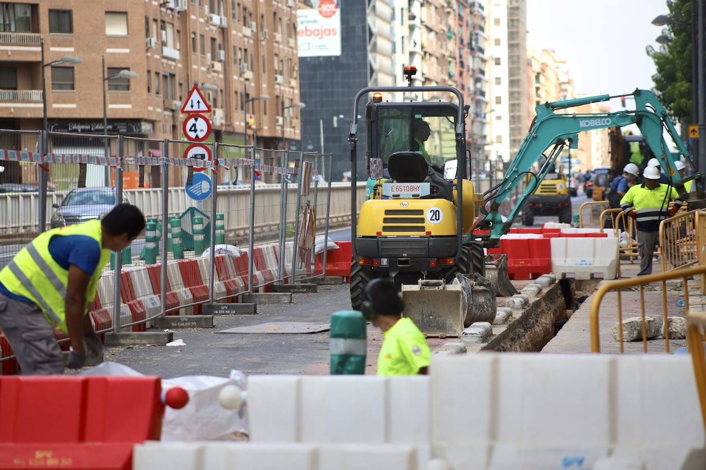 Obras en la avenida Cardenal Benlloch de Valencia