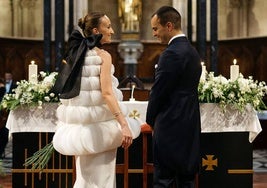 Leticia y Alerto, el día de su boda en la basílica de San Vicente Ferrer.