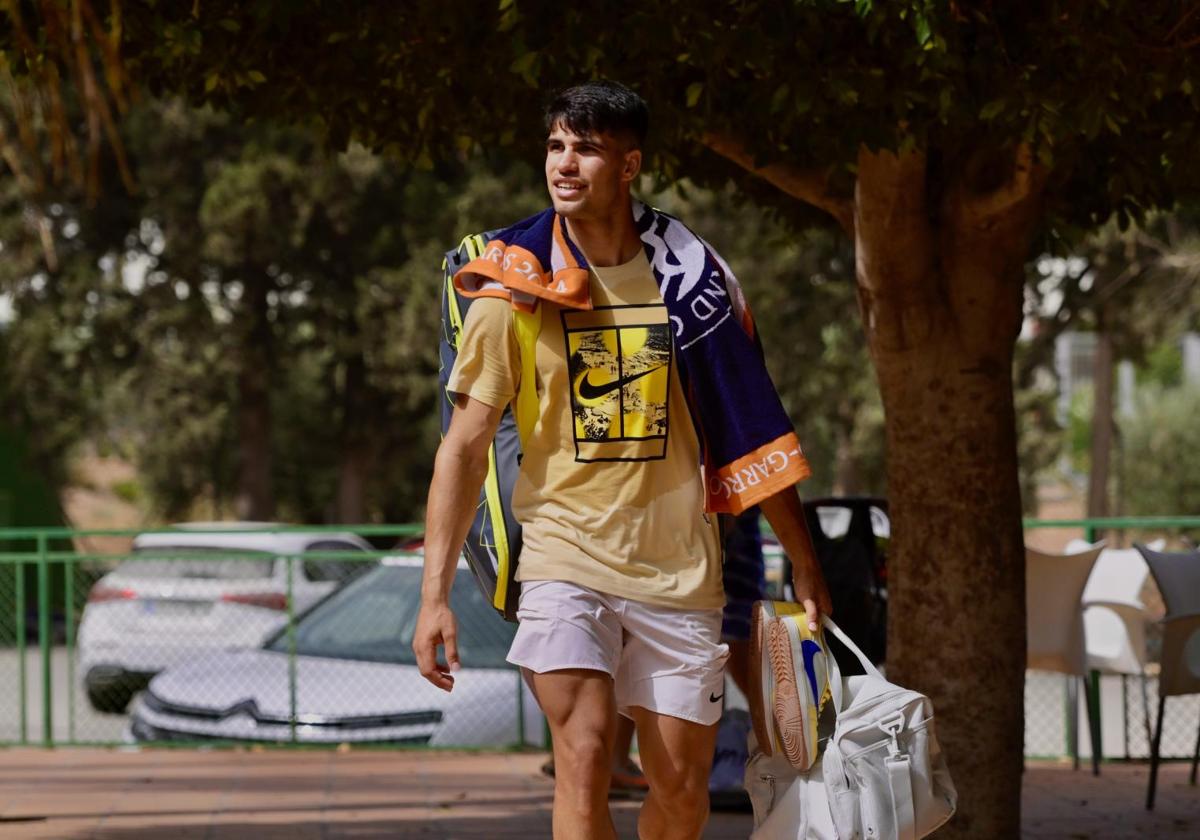 Entrenamiento de Carlos Alcaraz en el club de campo Tiro Pichon del Palmar, Murcia antes de viajar a Paris para disputar los juegos olimpicos.