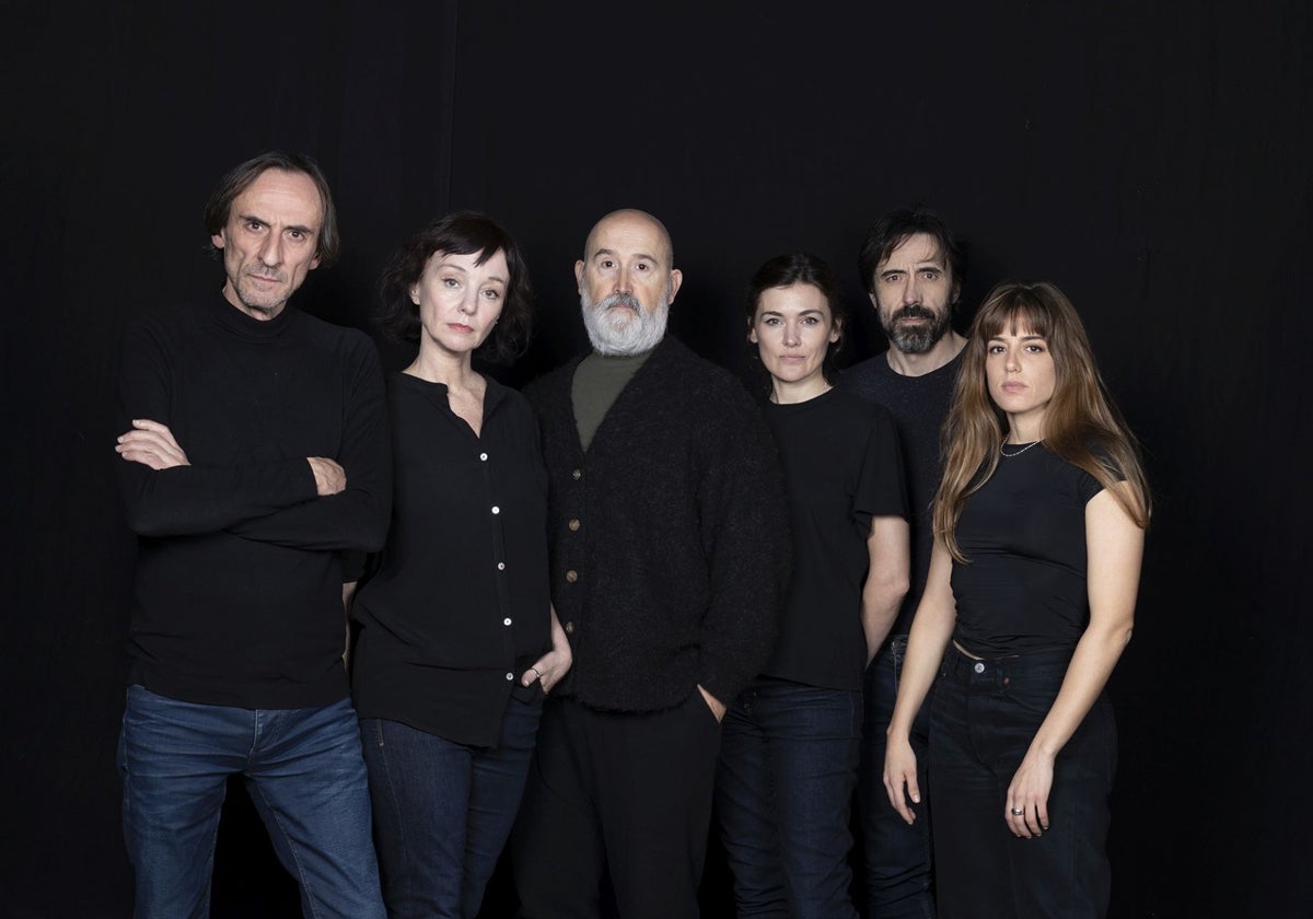 El elenco de 'Vania x Vania', un experimento teatral que se podrá ver por partida doble en el Principal y el Rialto.