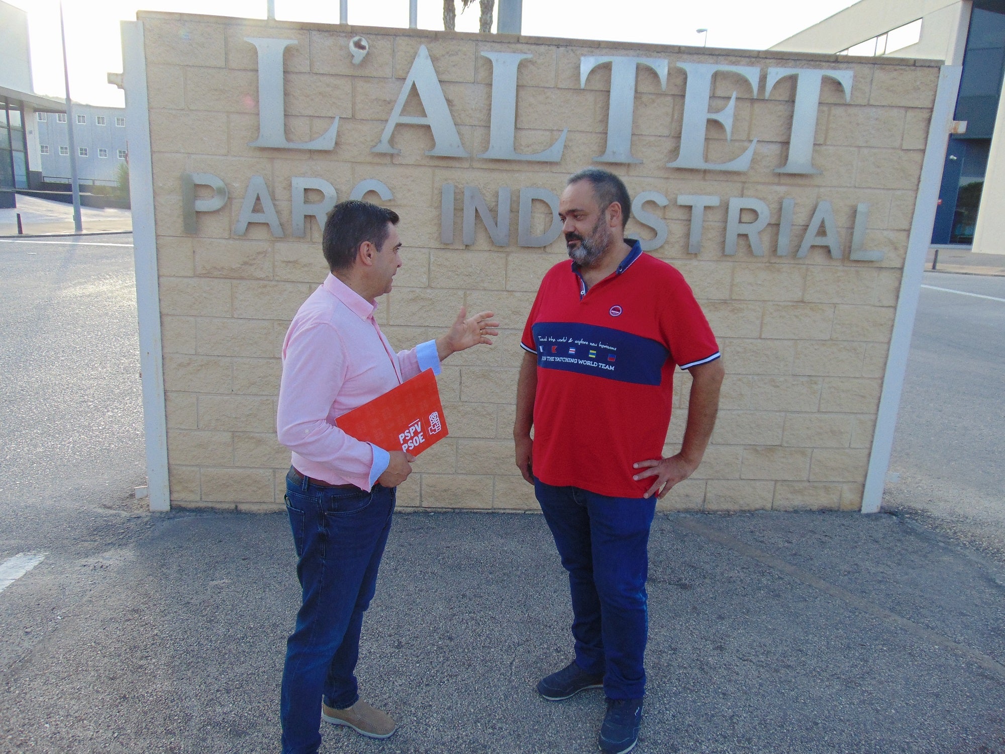 El portavoz socialista en el Ayuntamiento, en el Polígono l'Altet.