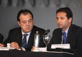 Giner durante una junta general del Valencia CF.