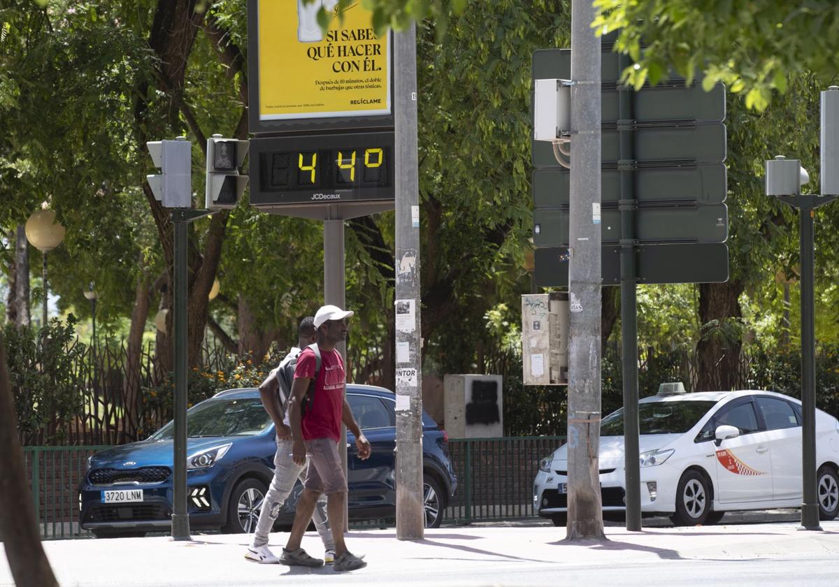 Emergencias activa la alerta roja por calor extremo en el sur de Valencia 