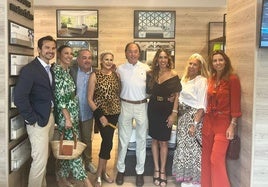 Mónica Duart con sus padres, Enrique Duart y María José García Padilla, Laura Fitera, su hija Gadea Fitera, Jorge Blanquer, Iñaki Verchraege y María Cosín.