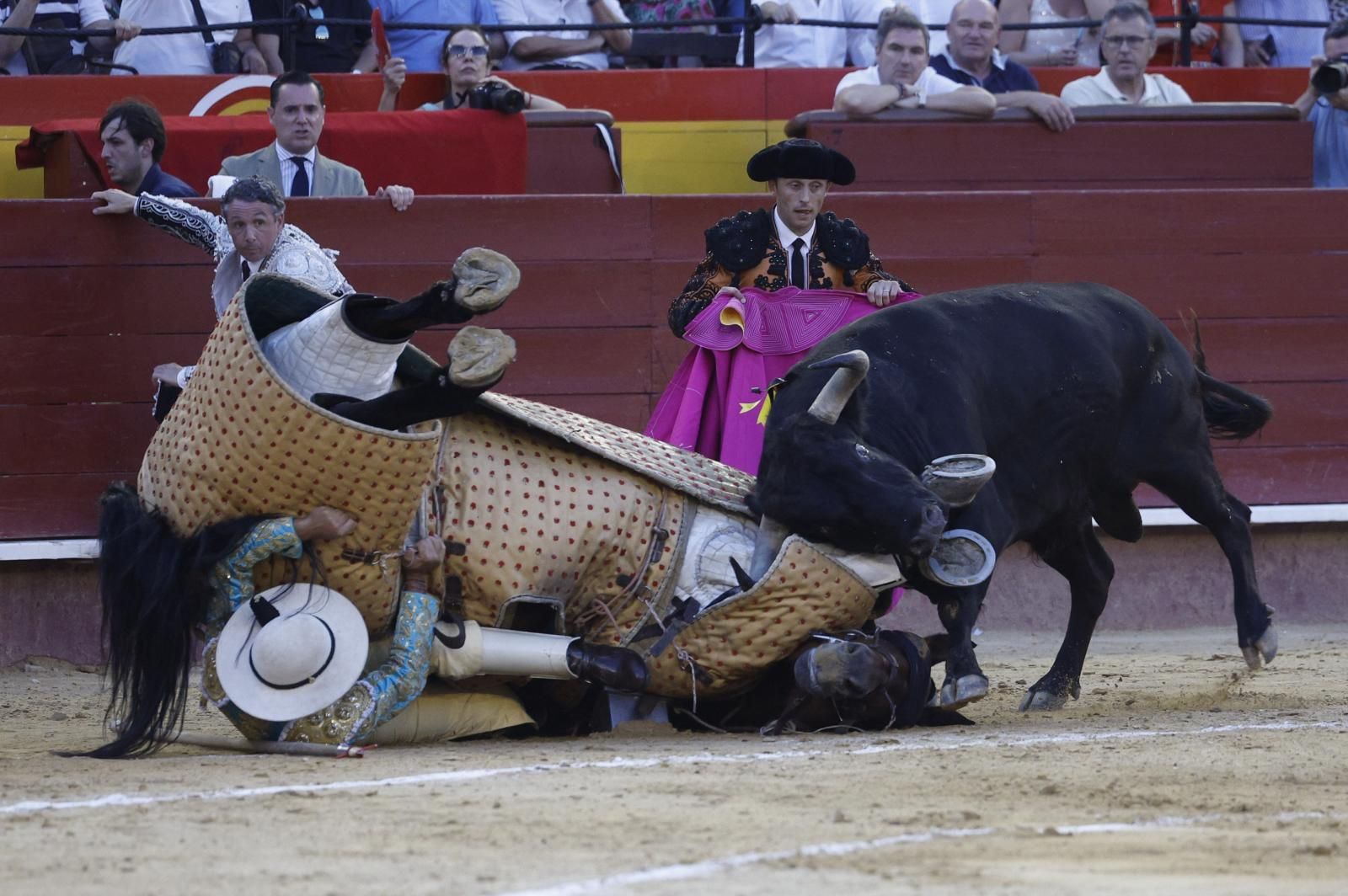 Así fue el derrumbe del sexto toro en Valencia