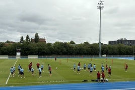 España afina detalles antes del debut contra Uzbekistán.