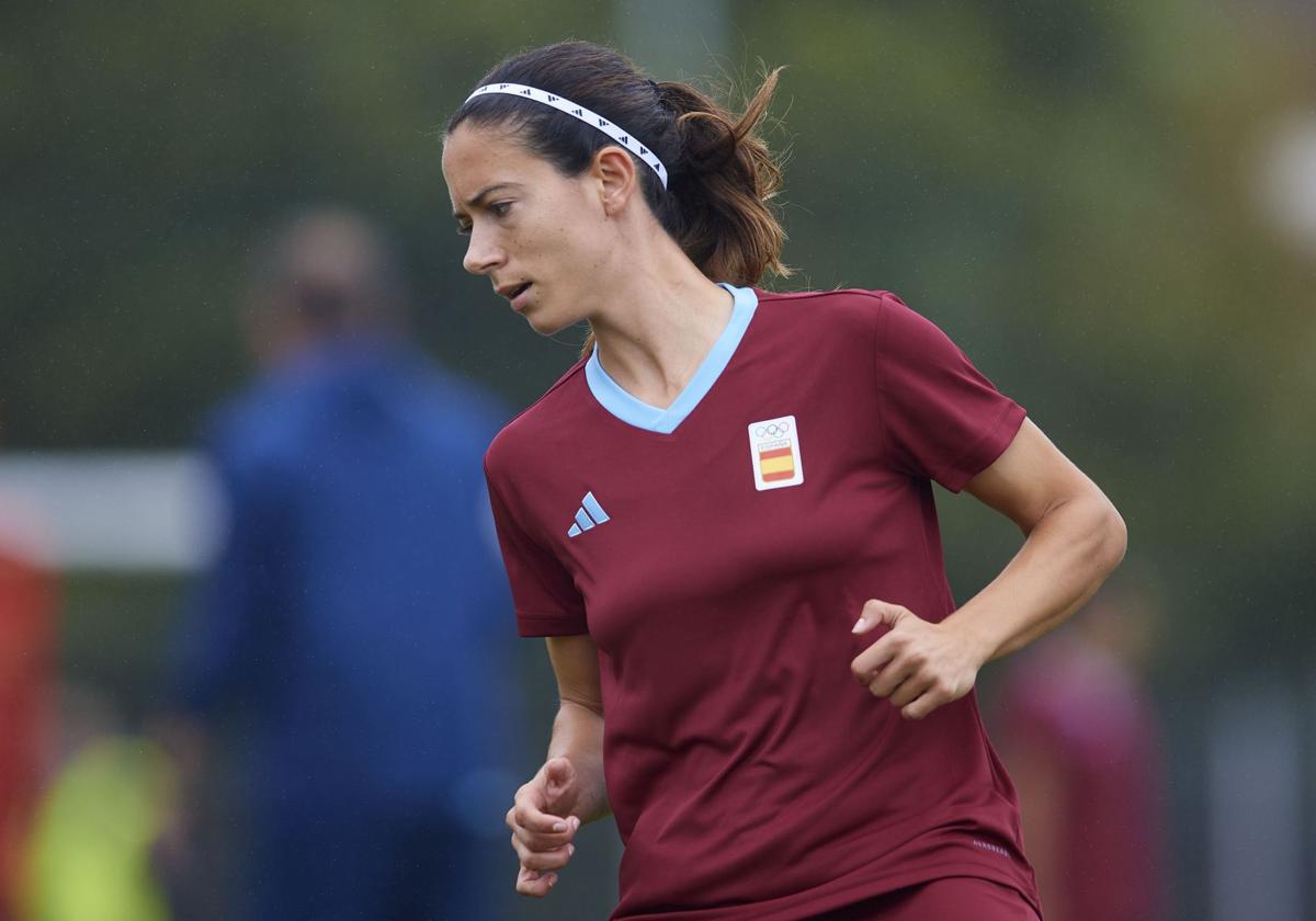 Aitana Bonmatí en el entrenamiento de la Selección Española Femenina en Nantes.