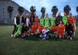 Jugadoras en el partido de Leyendas.