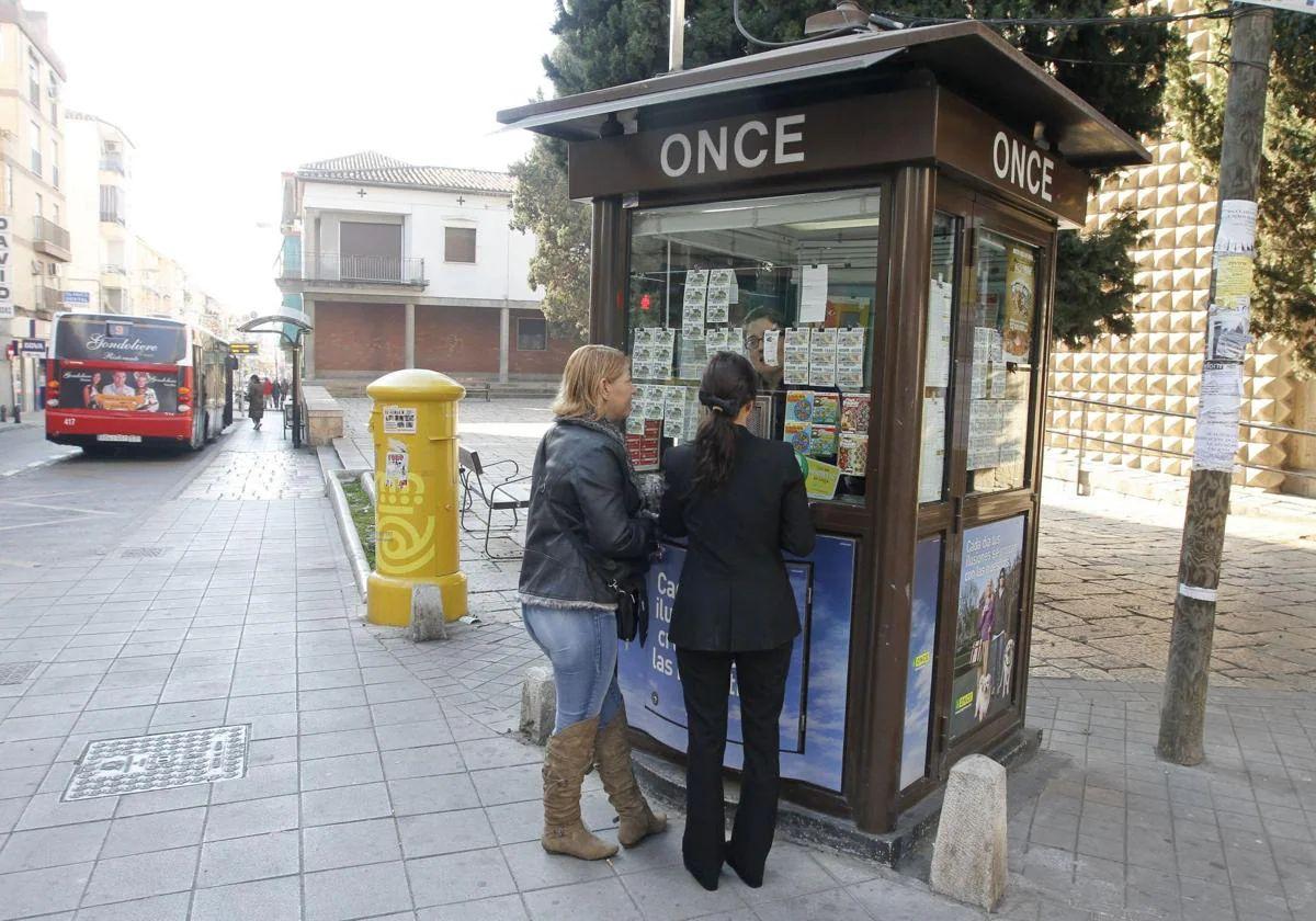 Un kiosco de la ONCE en una imagen de archivo.