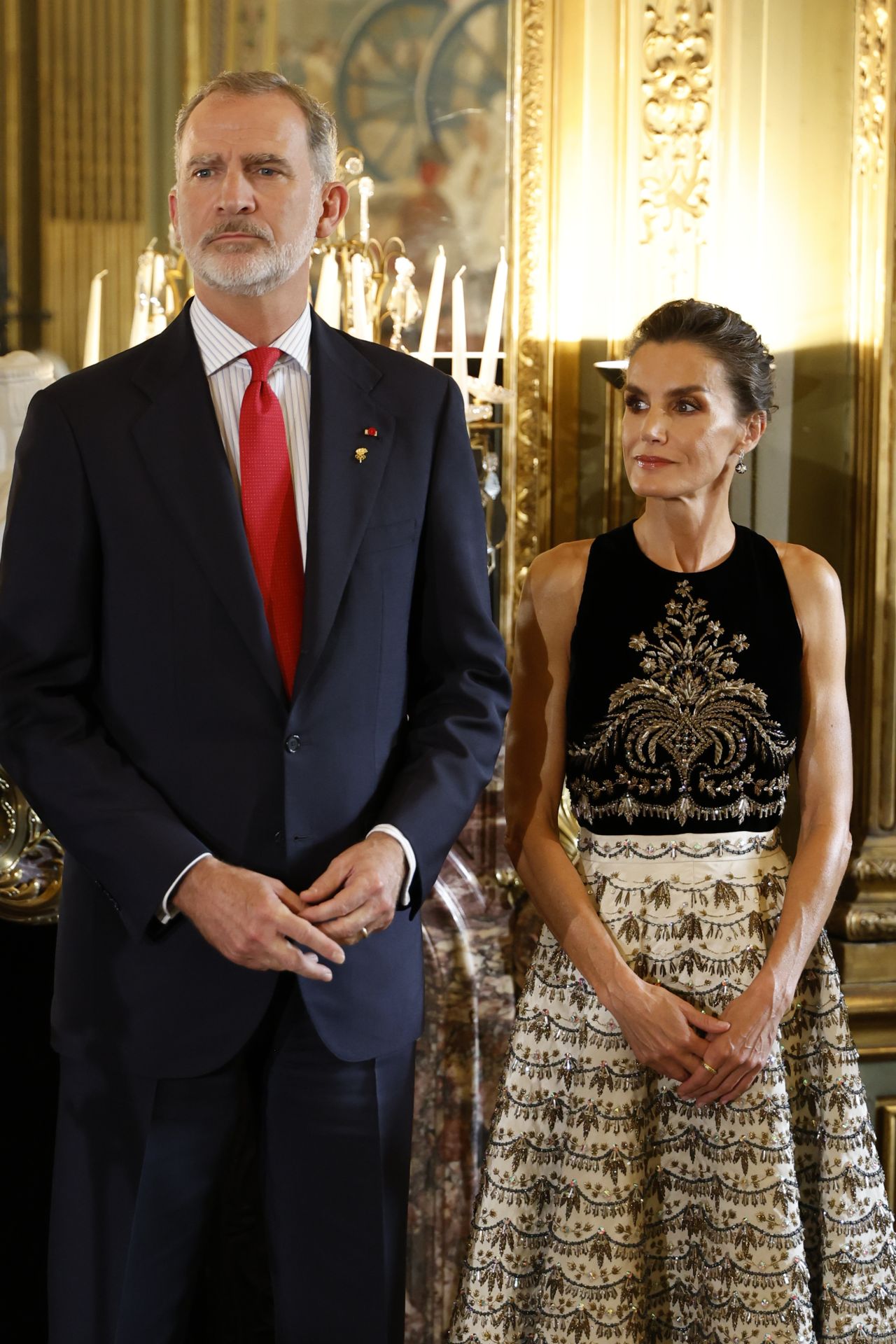 Letizia conquista París con un Dior de alta costura