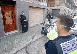 Imagen de archivo de la Policía Nacional interviniendo en un domicilio.