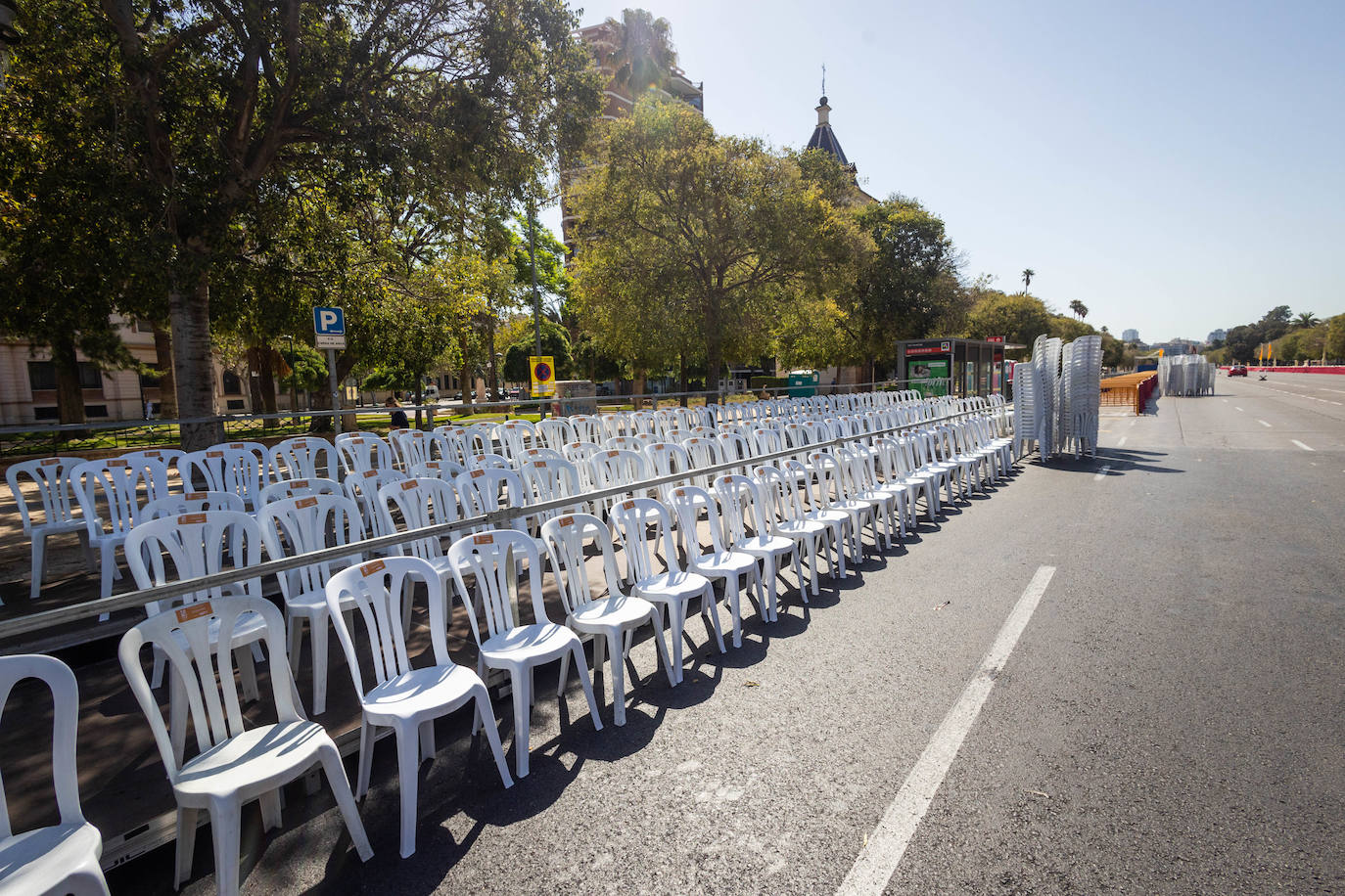 Fotos: la Alameda se prepara para la Batalla de Flores