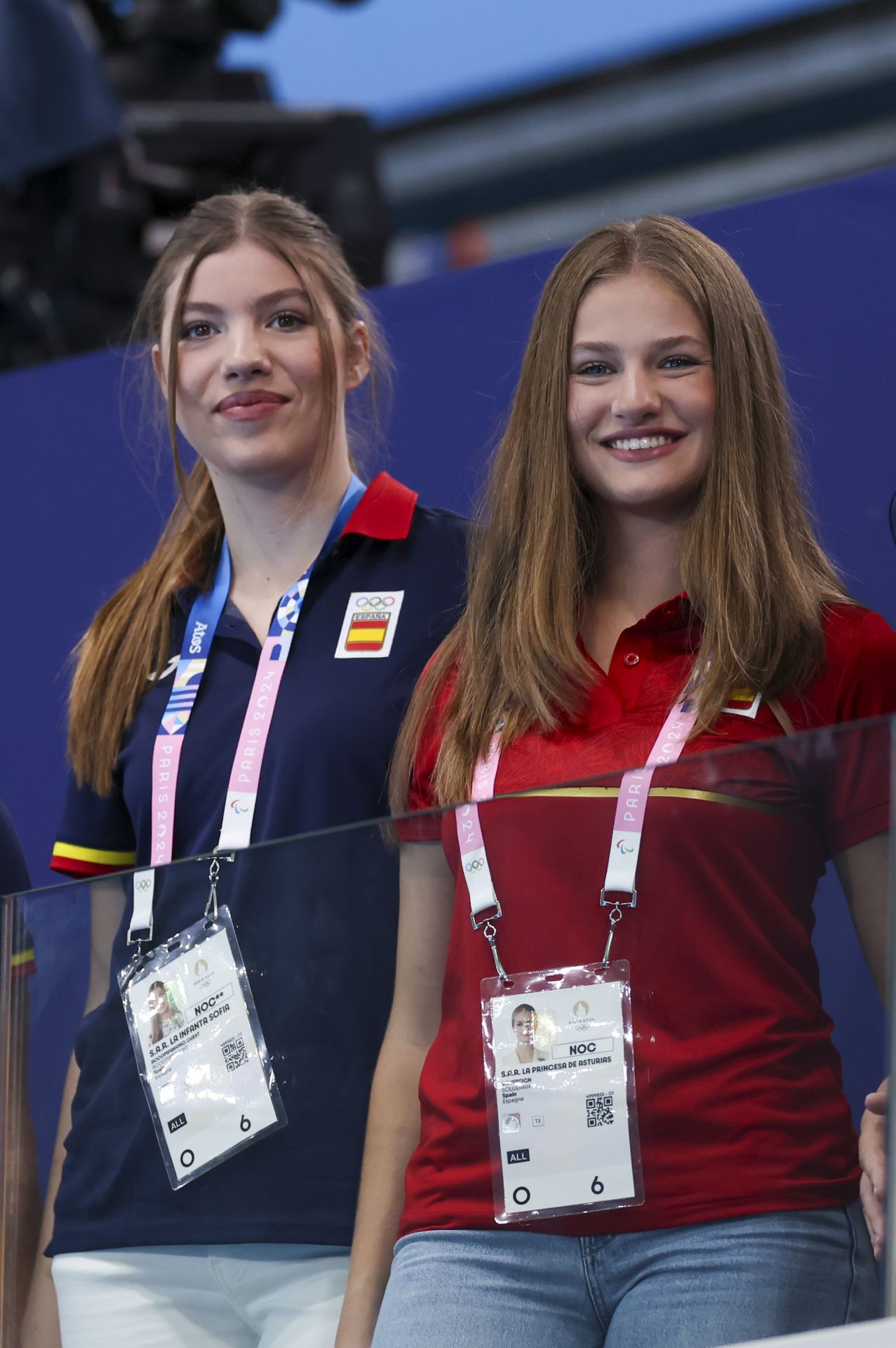 Leonor y Sofía vibran con la selección de waterpolo en su segundo día en los Juegos Olímpicos