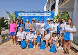 Mujeres armadoras compiten por la bahía de Xàbia en el Trofeo Nereida.