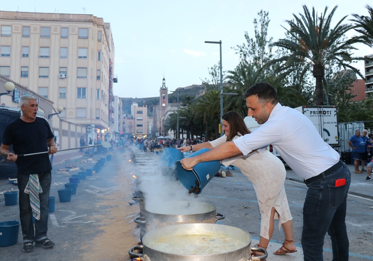 Las tradicionales Olles de Sagunt reparten 7.600 raciones entre los asistentes 