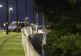 La Policía investiga la muerte de un hombre en el puente de las Moreras.