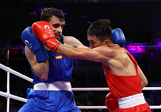 José Quiles, a la izquierda, en la pelea que le ha abierto la puerta de los cuartos.
