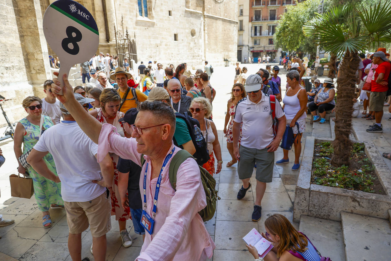 Ciutat Vella se llena de turistas en verano