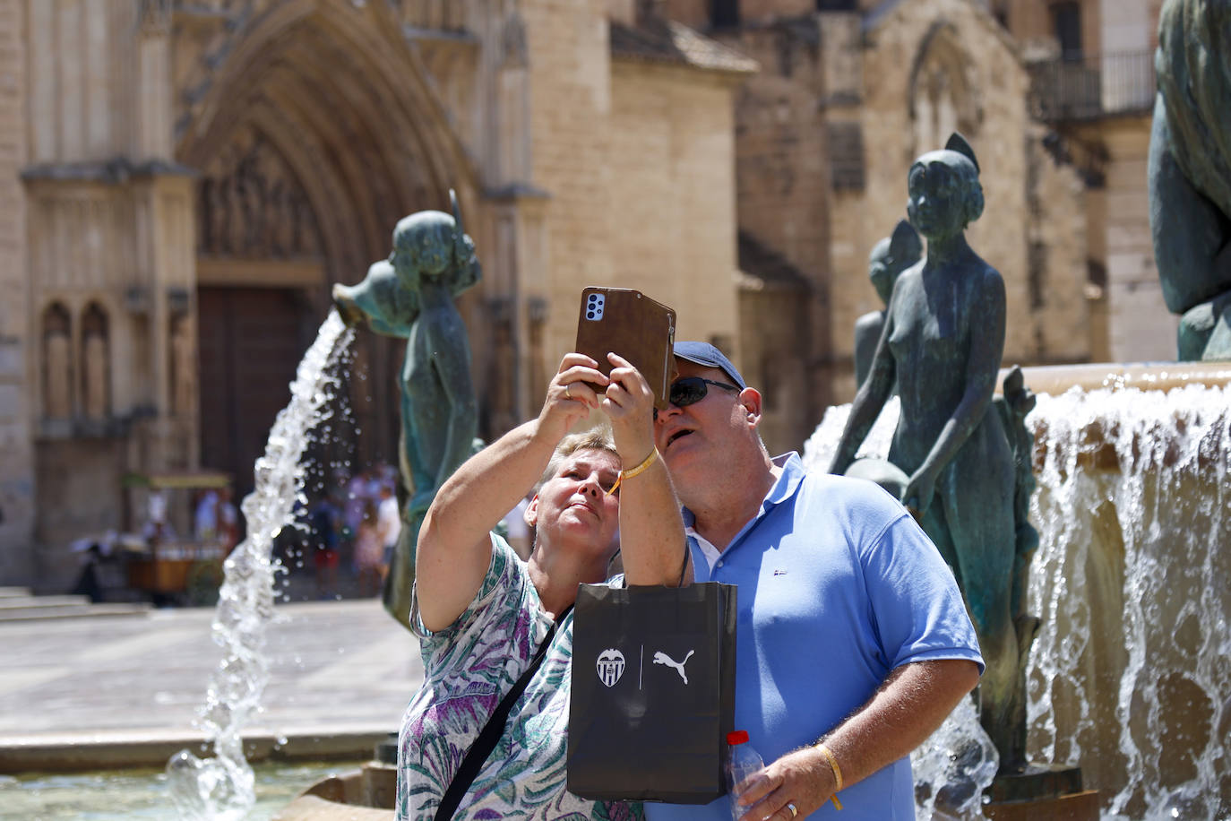 Ciutat Vella se llena de turistas en verano
