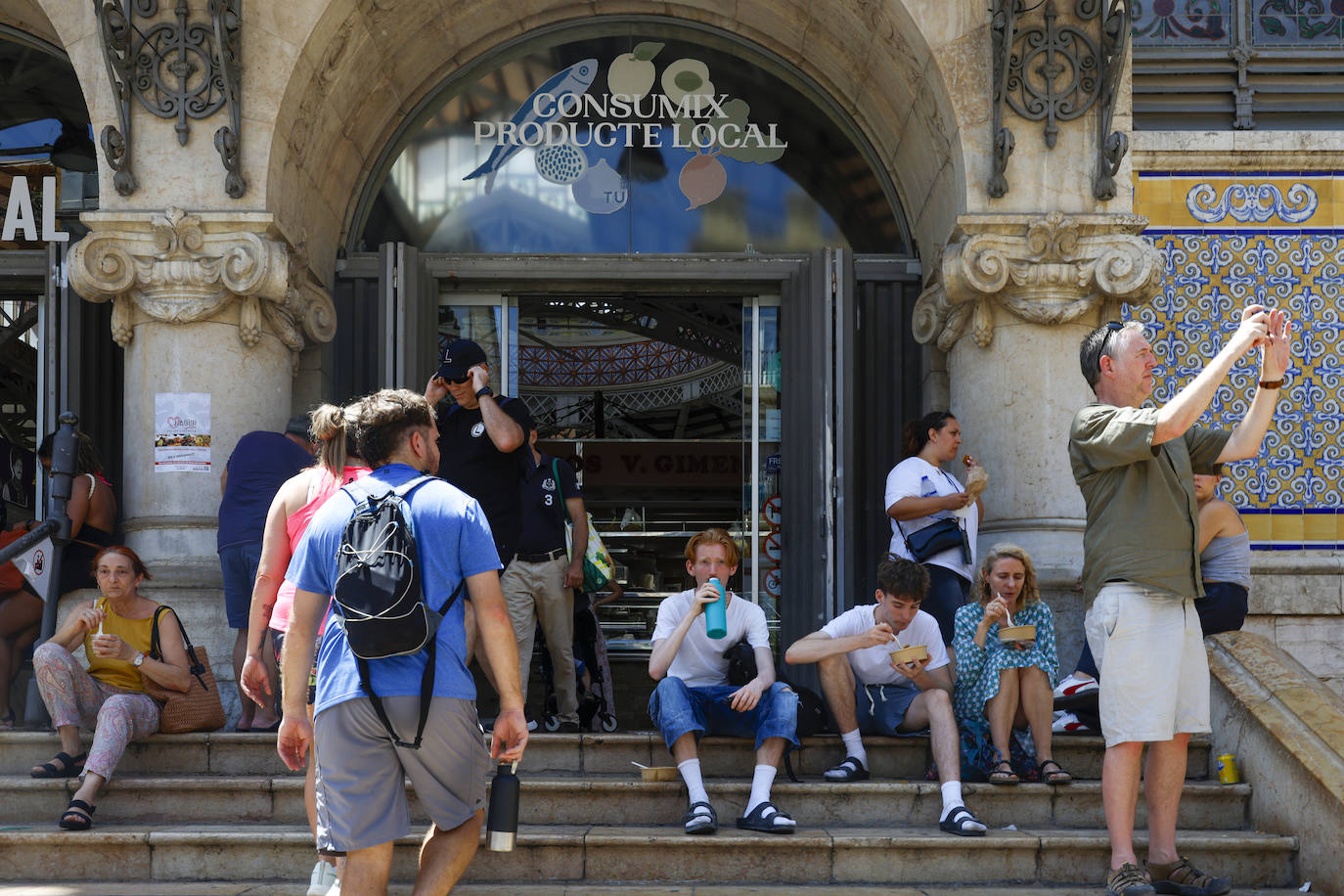 Ciutat Vella se llena de turistas en verano