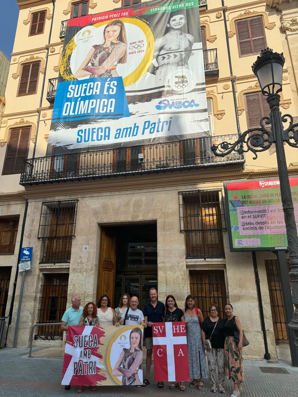 Imagen secundaria 1 - Alzira despide a Mónica Carrió antes de su participación como jueza en las Olimpiadas