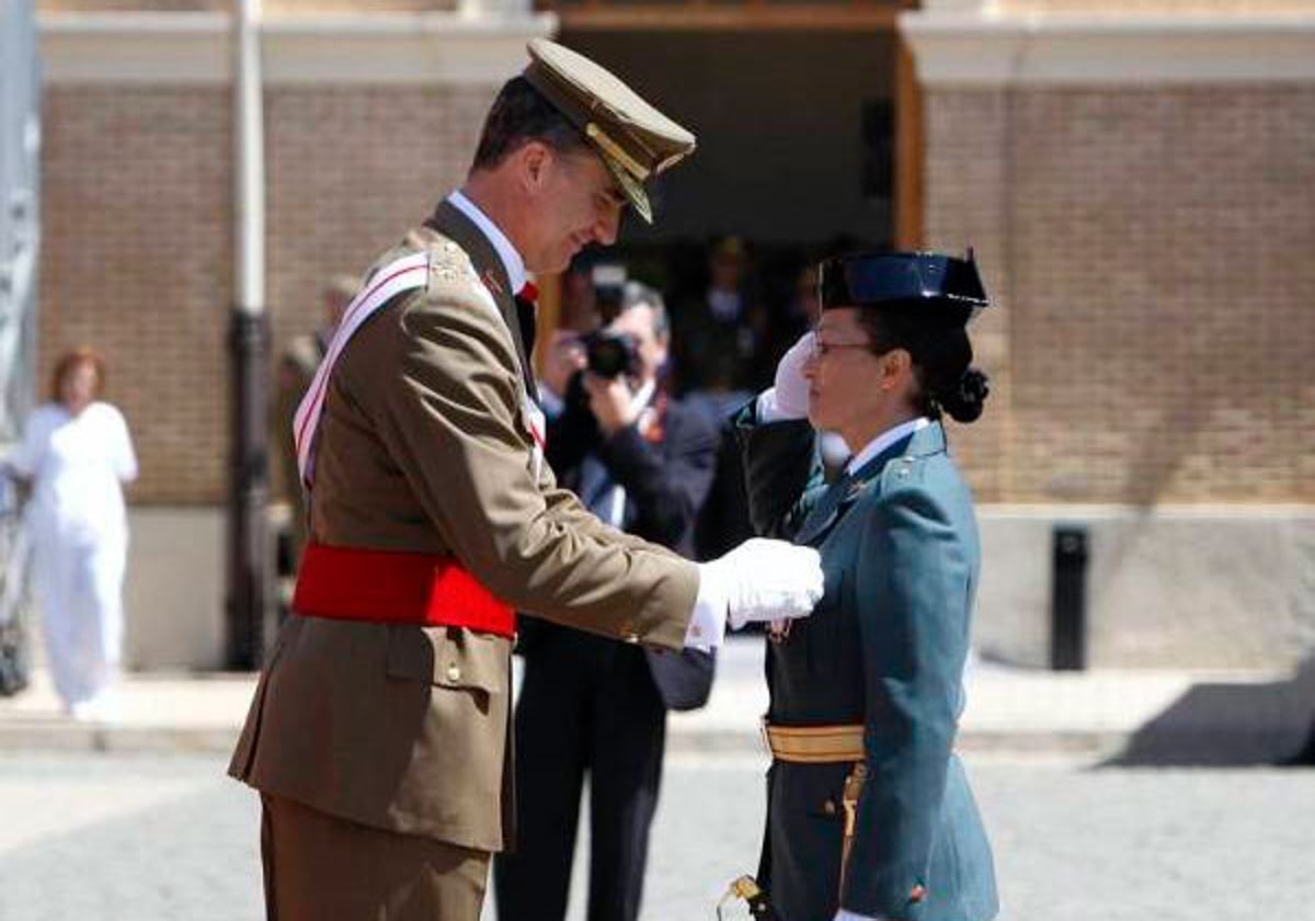 Tourís, en 2014, cuando recibió del Rey Felipe VI la Cruz de la Orden del Mérito de la Guardia Civil.