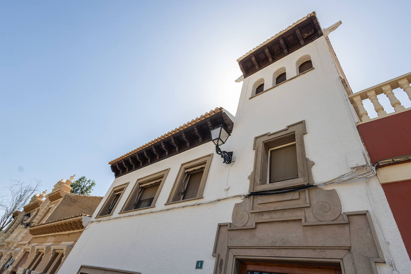 Fachada de la vivienda, ubicada en una de las zonas más céntricas de la población.