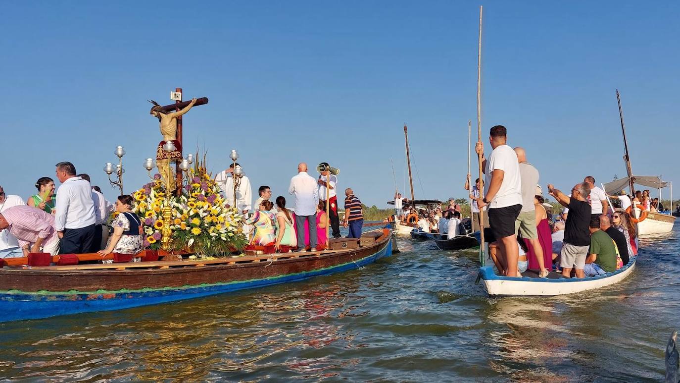 La romería del Cristo de la Salud de El Palmar vence al termómetro