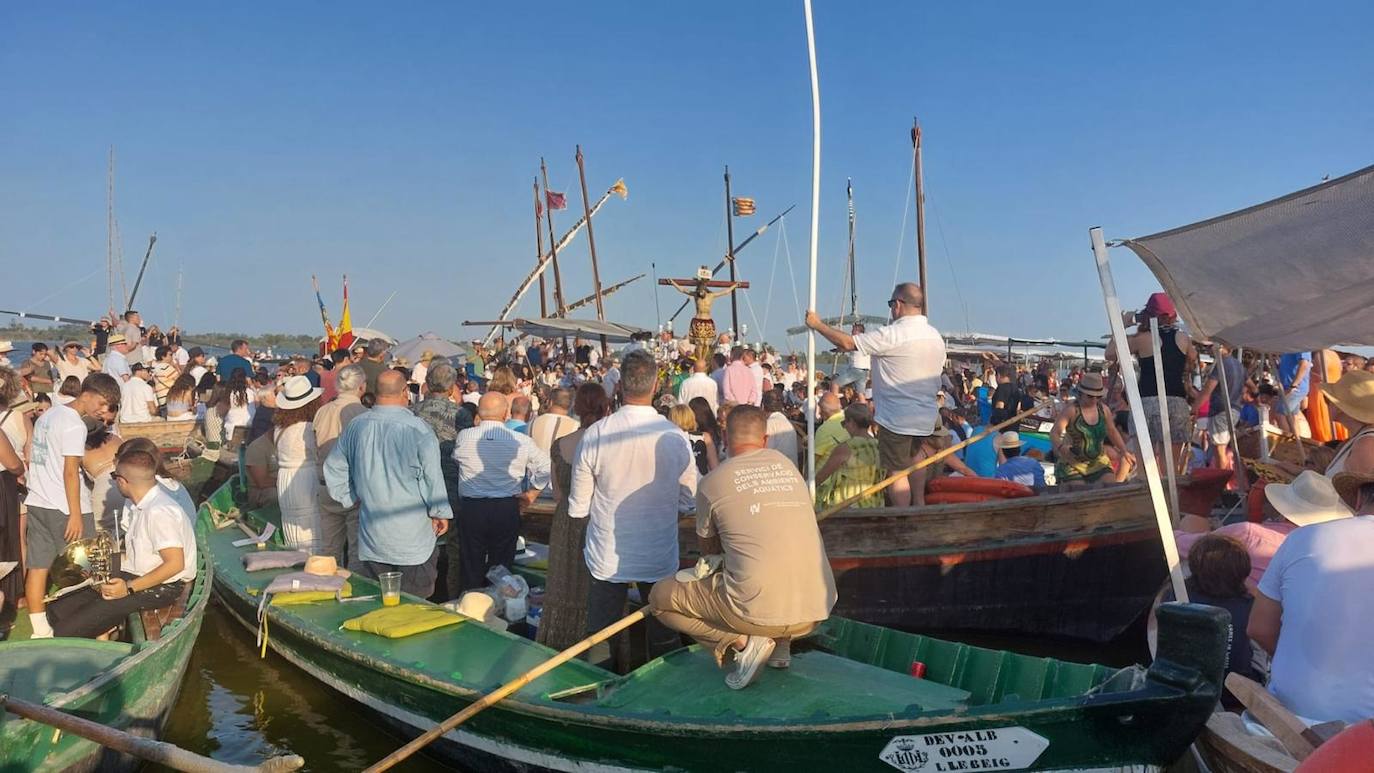 La romería del Cristo de la Salud de El Palmar vence al termómetro