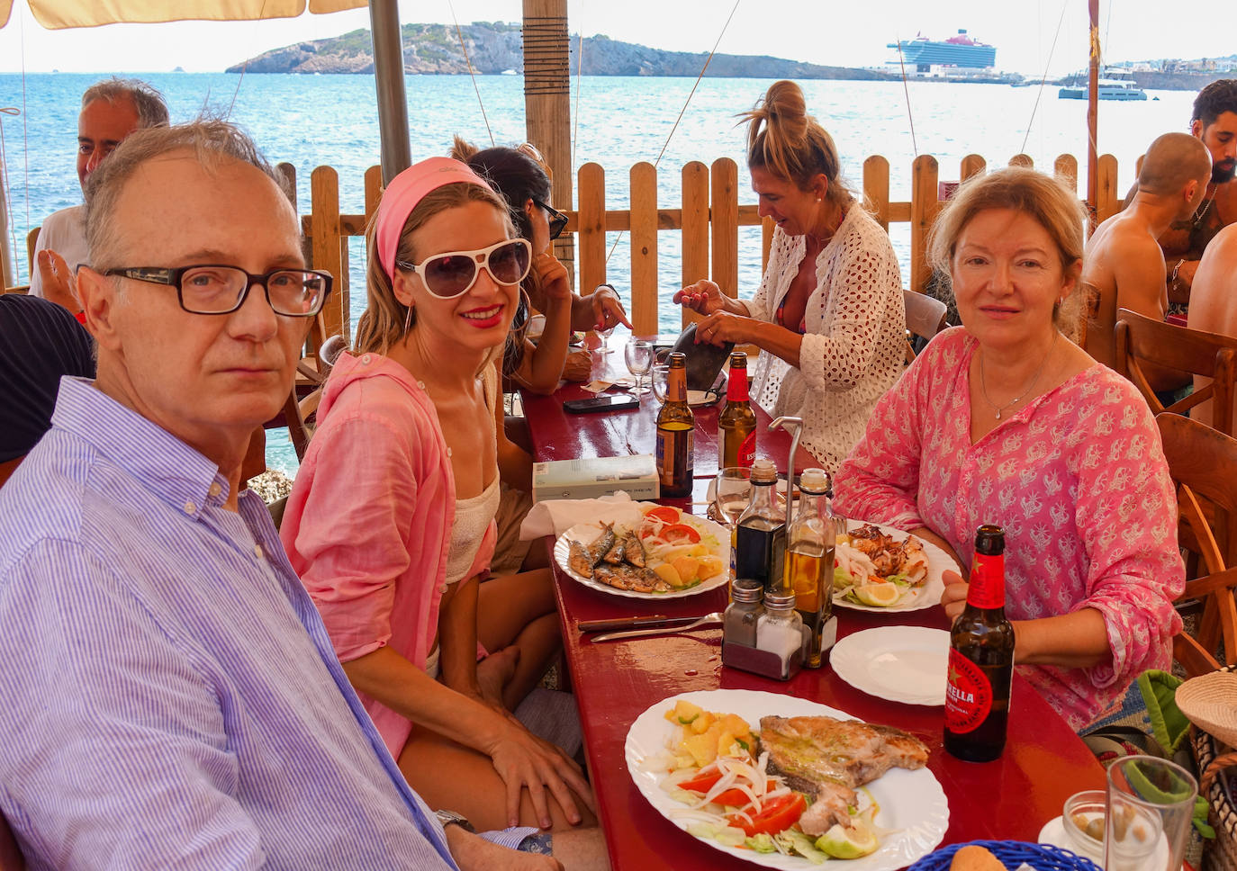 Juan Carlos Ramón, Inma Sobrino y su hija Diana en Ibiza.