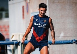 Sergio Lozano durante la sesión de entrenamiento de hoy con el Levante