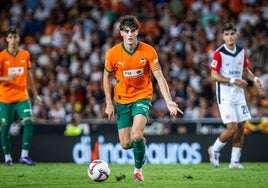 Javi Guerra, durante el partido del Trofeo Naranja.